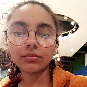 Meet your Posher, Jade